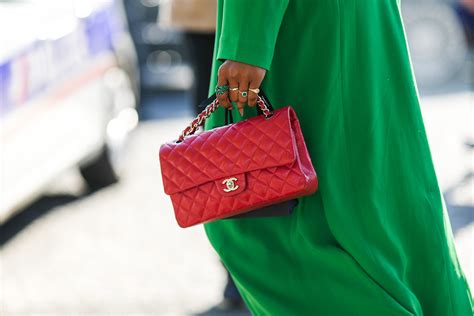 chanel flap what to look for purseforim|Where to (and where NOT to) Wear you.